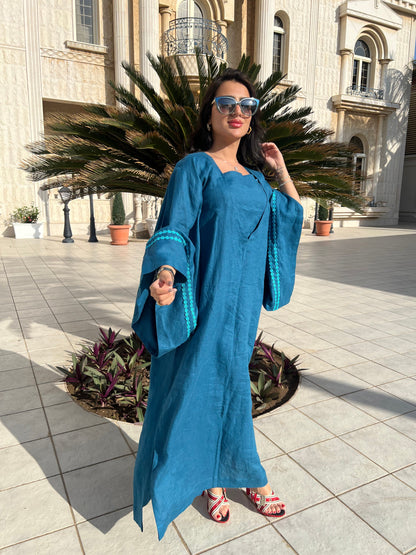 جلابية كتان تركواز بتطريز أزرق