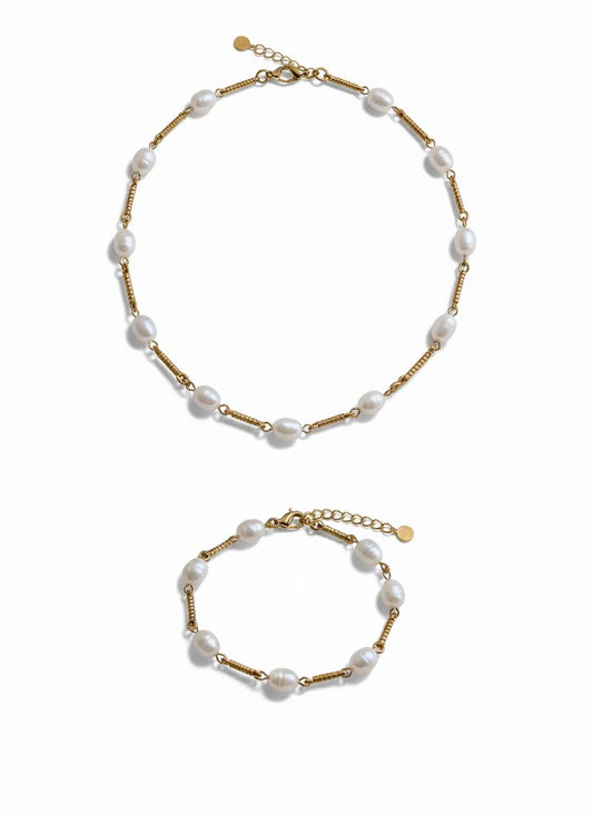 طقم عقد وسوار لؤلؤ ذهبي