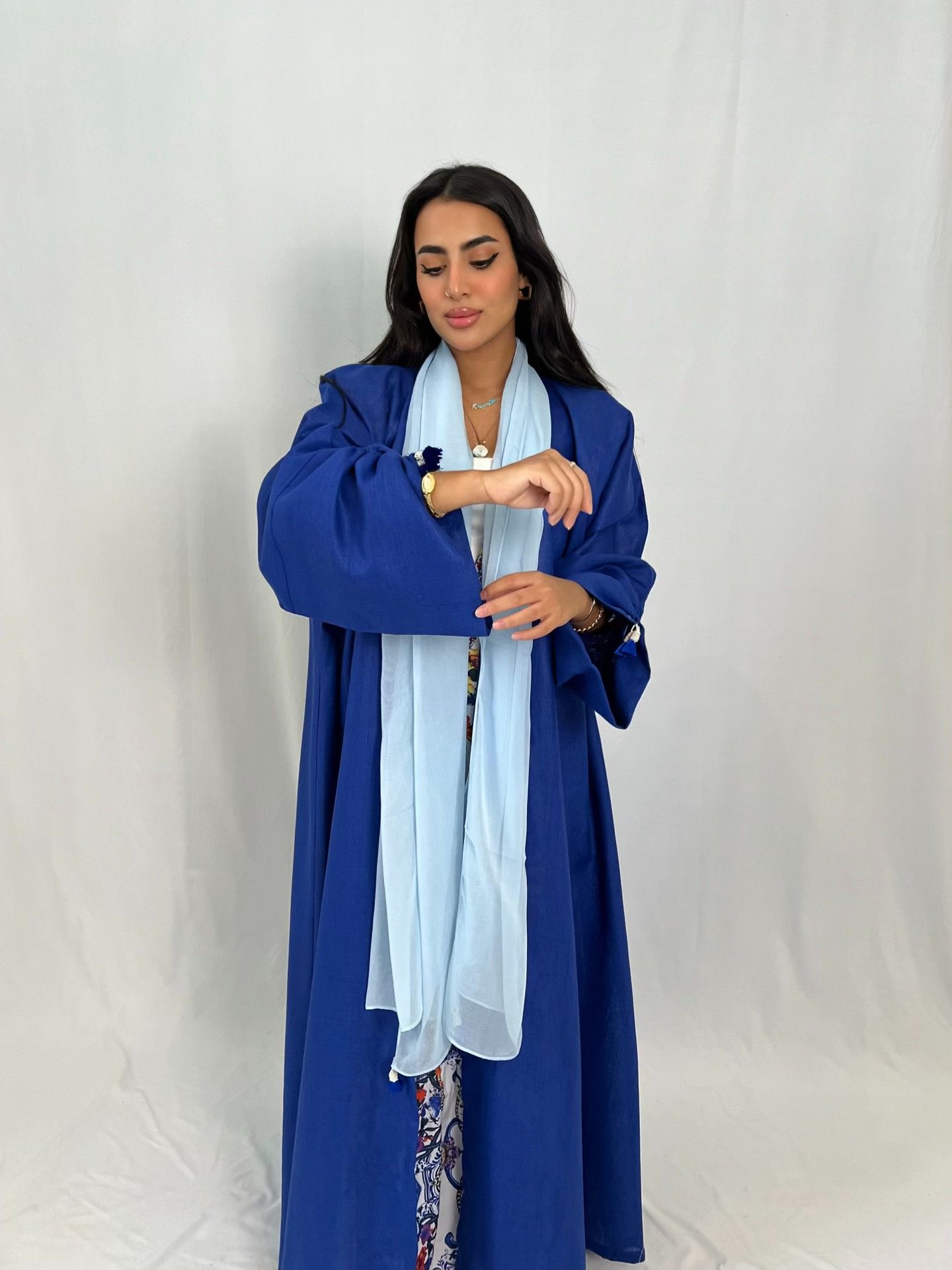 عباية قماش سادة أزرق ملكي