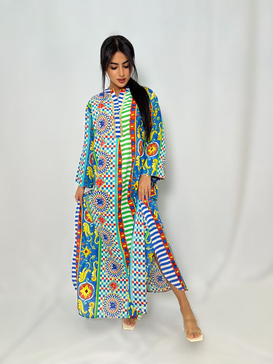 جلابية خفيفة بنقوش هندسية ملونة