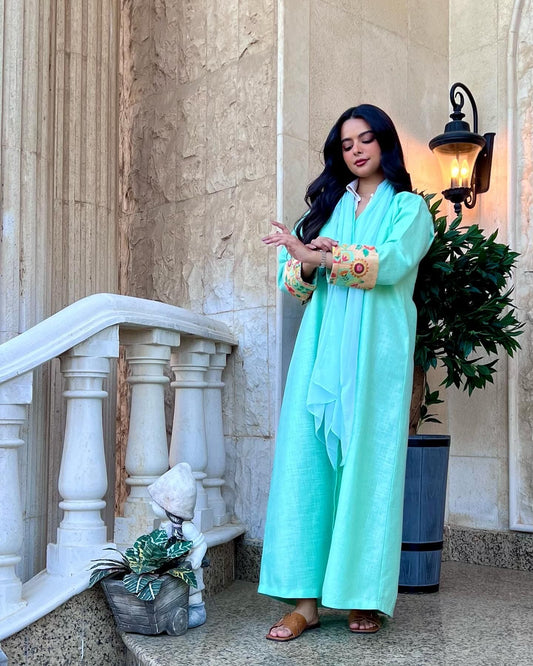 عباءة قماش خفيف فيروزي مطرز