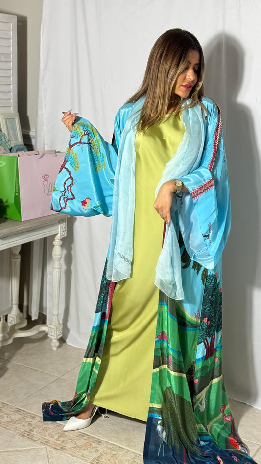 عباية ساتان سماوي بطبعات طبيعية
