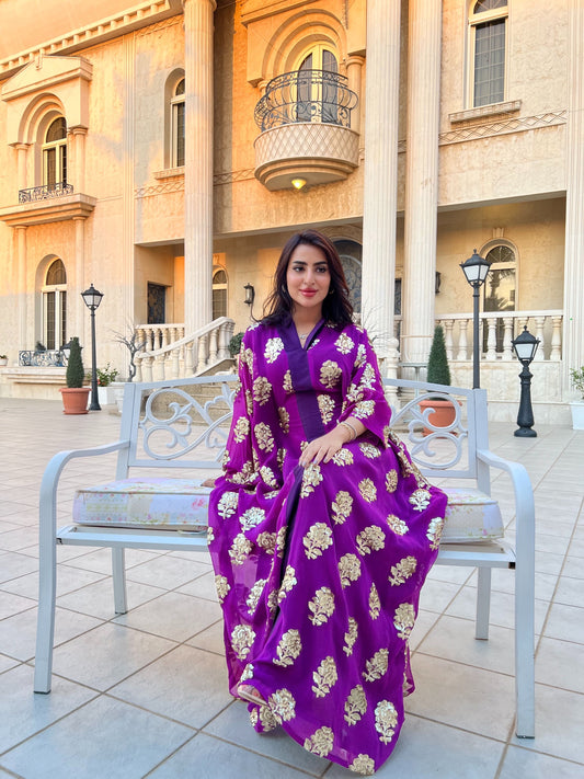 جلابية قماش لامع بنفسجي مطرز